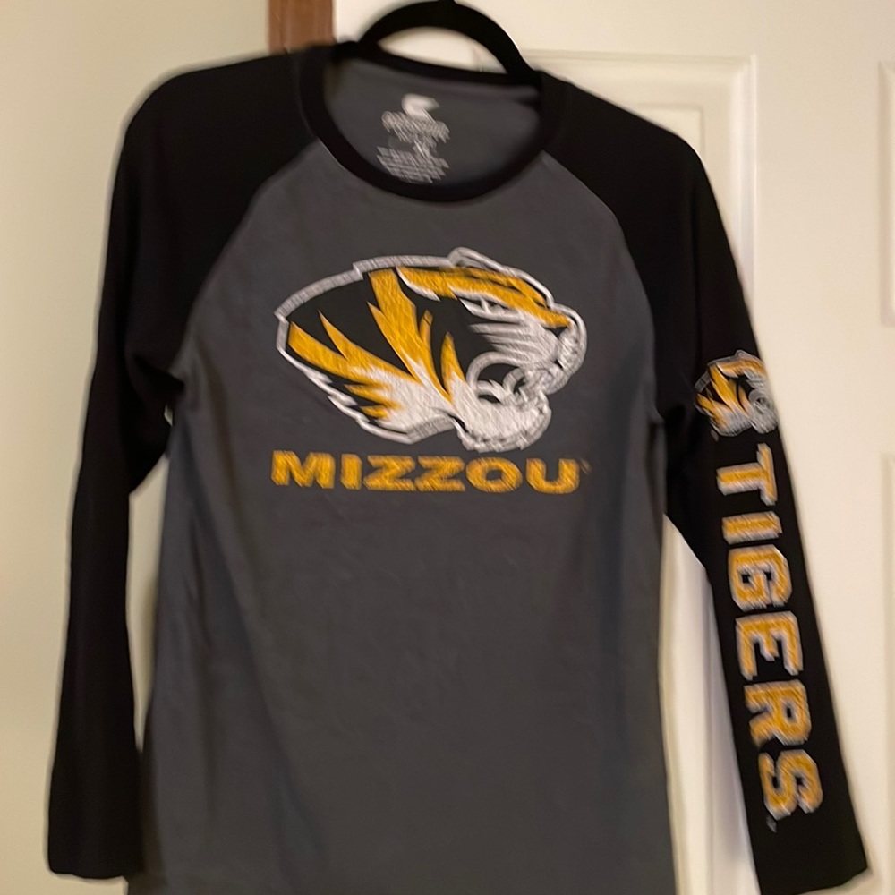 Missouri tigers long sleeve t shirt. Youth 20 XL